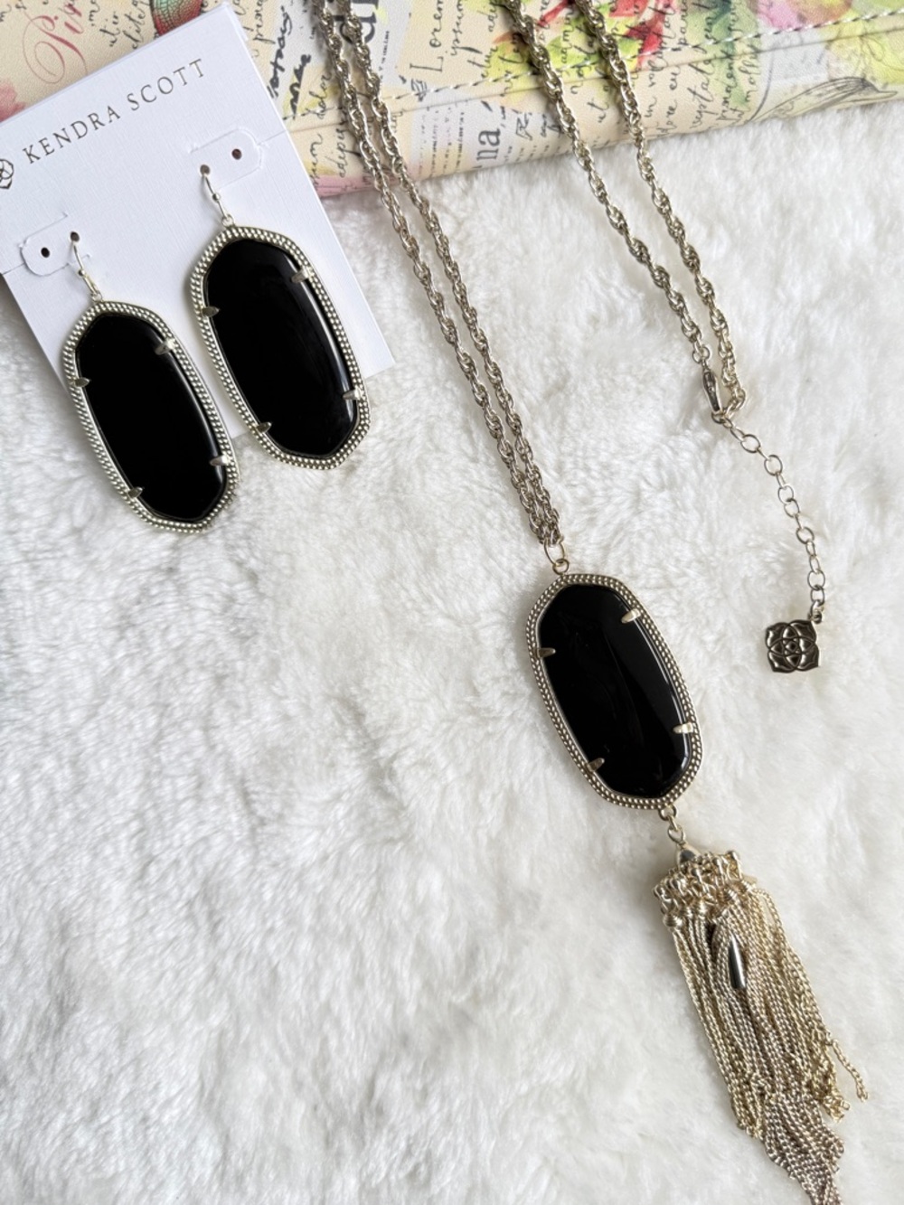 Kendra Scott Set Signed Rayne Black Lucite Acrylic Pendant Tassel Chain Necklace